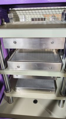 Custom 500×500mm Plate Vulcanizing Machine For Rubber Products